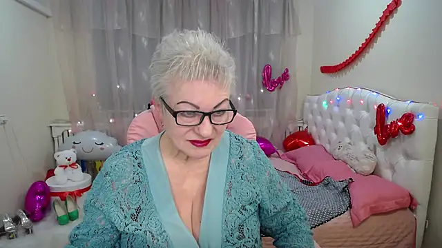 KayleSmoll online show from March 7, 7:38 pm