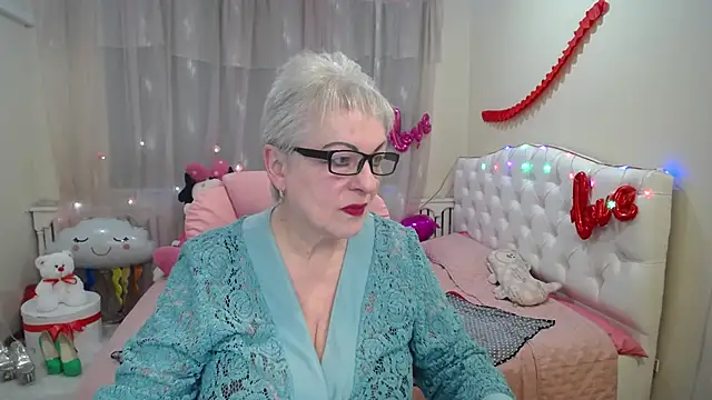 KayleSmoll online show from March 13, 4:27 am