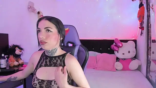 Snapshot of Alice_ch1 chatting on December 20, 12:45 pm Alice ch1 online show from December 20, 12:45 pm