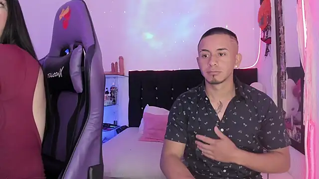 Snapshot of Alice_ch1 chatting on February 6, 6:11 pm Alice ch1 online show from February 6, 6:11 pm