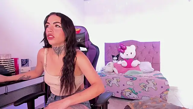 Snapshot of Alice_ch1 chatting on March 3, 4:46 pm Alice ch1 online show from March 3, 4:46 pm