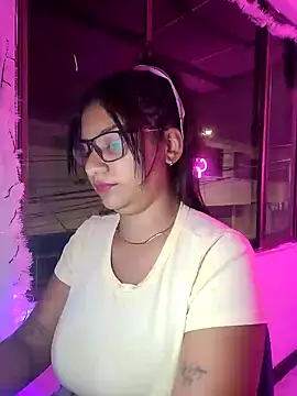 Snapshot of Sofythom1 chatting on December 5, 12:30 am Sofythom1 online show from December 5, 12:30 am