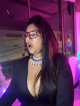 Snapshot of Sofythom1 chatting on December 8, 7:15 am Sofythom1 online show from December 8, 7:15 am