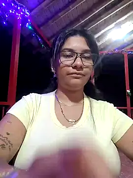 Snapshot of Sofythom1 chatting on December 15, 1:02 am Sofythom1 online show from December 15, 1:02 am