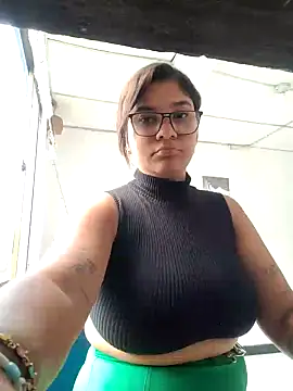 Snapshot of Sofythom1 chatting on December 28, 7:22 pm Sofythom1 online show from December 28, 7:22 pm