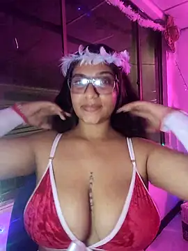 Snapshot of Sofythom1 chatting on December 31, 6:37 am Sofythom1 online show from December 31, 6:37 am