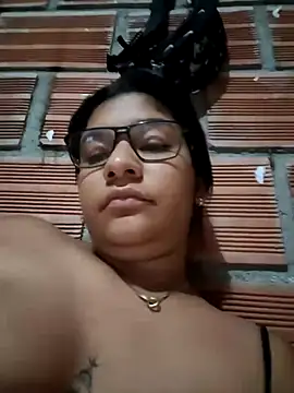 Snapshot of Sofythom1 chatting on January 26, 12:26 am Sofythom1 online show from January 26, 12:26 am