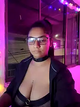 Snapshot of Sofythom1 chatting on February 12, 4:23 am Sofythom1 online show from February 12, 4:23 am