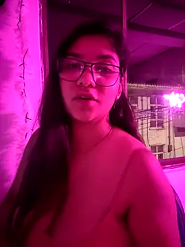 Snapshot of Sofythom1 chatting on March 4, 3:55 am Sofythom1 online show from March 4, 3:55 am