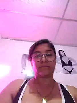 Snapshot of Sofythom1 chatting on March 21, 3:01 am Sofythom1 online show from March 21, 3:01 am