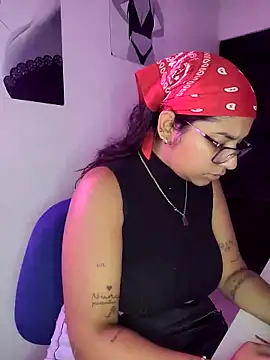 Snapshot of Sofythom1 chatting on March 22, 11:31 pm Sofythom1 online show from March 22, 11:31 pm