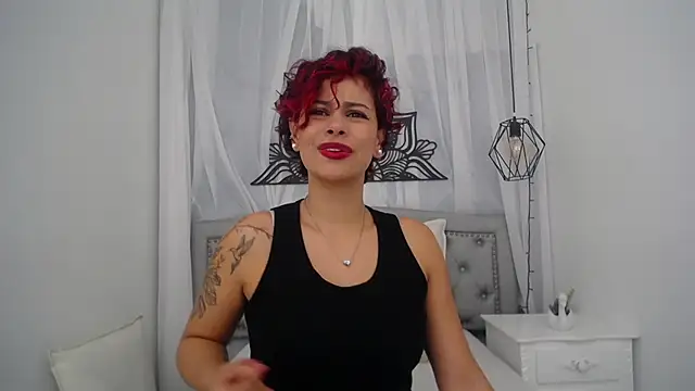 Snapshot of MarianaSanz chatting on February 2, 12:02 pm MarianaSanz online show from February 2, 12:02 pm