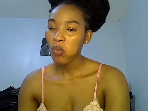 cute-alexis online show from June 26, 9:35 am