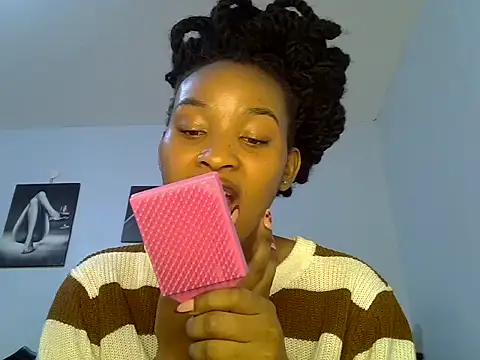 cute-alexis online show from August 1, 8:35 am