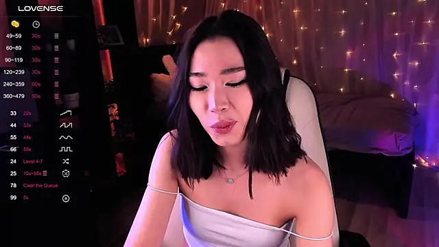 Snapshot of sensualily chatting on December 15, 8:25 pm sensualily online show from December 15, 8:25 pm