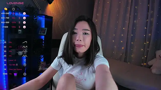 Snapshot of sensualily chatting on March 9, 10:41 pm sensualily online show from March 9, 10:41 pm