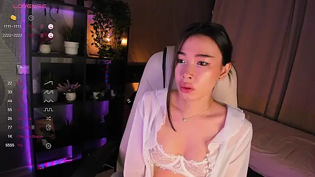 Snapshot of sensualily chatting on October 4, 3:43 pm sensualily online show from October 4, 3:43 pm