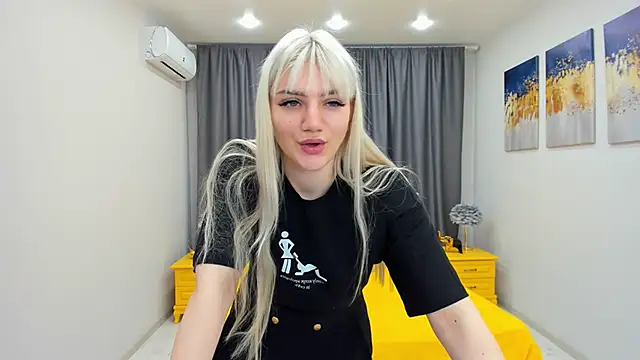 Snapshot of SelenaeMoore chatting on January 25, 7:39 pm SelenaeMoore online show from January 25, 7:39 pm