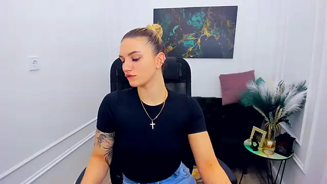 SelenaeMoore online show from February 22, 7:34 pm