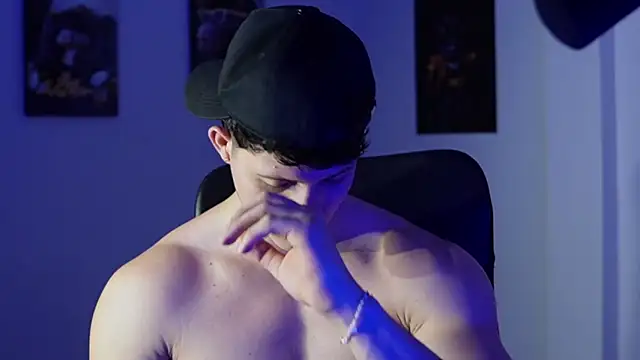 Hazzan Velez online show from December 1, 6:13 pm