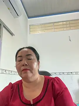 Snapshot of NDith chatting on February 27, 8:28 am NDith online show from February 27, 8:28 am