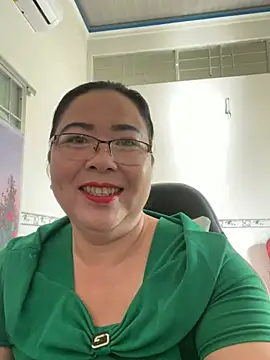 Snapshot of NDith chatting on March 1, 12:50 am NDith online show from March 1, 12:50 am