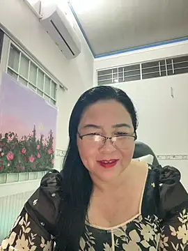 Snapshot of NDith chatting on March 2, 9:43 pm NDith online show from March 2, 9:43 pm