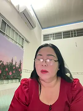Snapshot of NDith chatting on March 3, 9:05 pm NDith online show from March 3, 9:05 pm