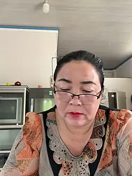 Snapshot of NDith chatting on March 5, 1:42 am NDith online show from March 5, 1:42 am