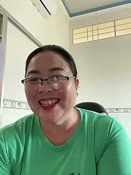 Snapshot of NDith chatting on March 12, 7:35 am NDith online show from March 12, 7:35 am