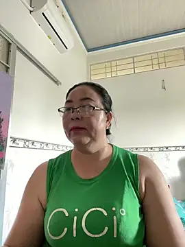Snapshot of NDith chatting on March 13, 5:22 am NDith online show from March 13, 5:22 am