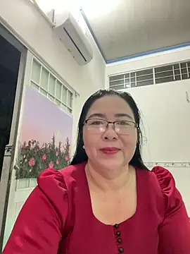Snapshot of NDith chatting on March 13, 10:32 pm NDith online show from March 13, 10:32 pm