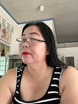 Snapshot of NDith chatting on March 14, 1:59 am NDith online show from March 14, 1:59 am