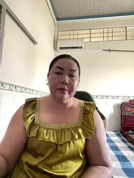 Snapshot of NDith chatting on December 22, 3:03 am NDith online show from December 22, 3:03 am