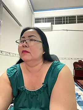 Snapshot of NDith chatting on January 12, 3:28 pm NDith online show from January 12, 3:28 pm