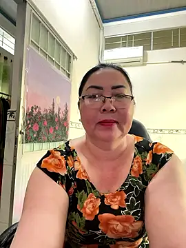 Snapshot of NDith chatting on January 16, 12:03 am NDith online show from January 16, 12:03 am