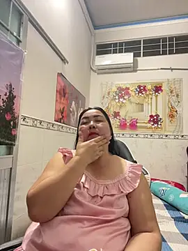 Snapshot of NDith chatting on February 20, 2:06 pm NDith online show from February 20, 2:06 pm