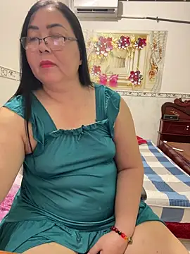 Snapshot of NDith chatting on February 26, 6:07 pm NDith online show from February 26, 6:07 pm