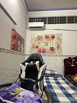 Snapshot of NDith chatting on February 28, 11:22 am NDith online show from February 28, 11:22 am