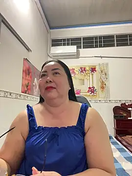 Snapshot of NDith chatting on March 9, 11:20 pm NDith online show from March 9, 11:20 pm