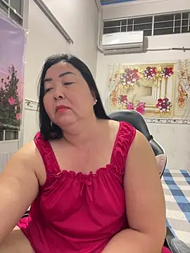 Snapshot of NDith chatting on March 15, 9:43 pm NDith online show from March 15, 9:43 pm