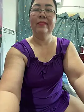 Snapshot of NDith chatting on July 20, 10:39 am NDith online show from July 20, 10:39 am