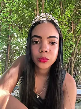 NAUGHTY LITTLE 18 online show from July 7, 4:11 pm