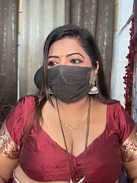 Snapshot of Oh-Monika chatting on November 3, 5:03 pm Oh-Monika online show from November 3, 5:03 pm