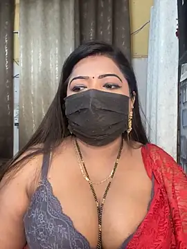 Snapshot of Oh-Monika chatting on November 18, 4:00 pm Oh-Monika online show from November 18, 4:00 pm