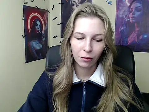 StrangerGi online show from April 18, 6:06 am