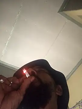 Snapshot of SashaahXXX chatting on March 6, 1:35 am SashaahXXX online show from March 6, 1:35 am