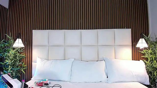 Snapshot of CailynBrowm chatting on November 8, 4:45 am CailynBrowm online show from November 8, 4:45 am