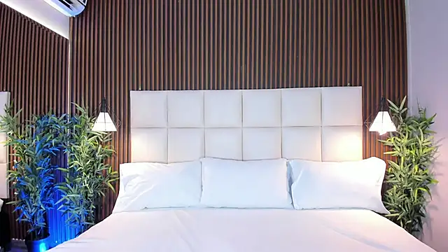 Snapshot of CailynBrowm chatting on November 9, 4:33 am CailynBrowm online show from November 9, 4:33 am