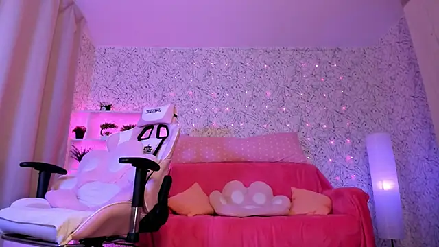 luna cross online show from March 2, 7:21 am